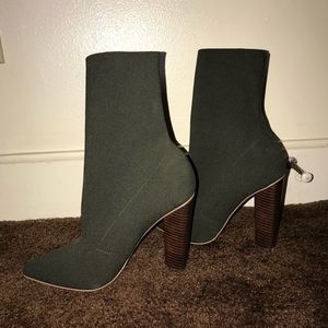 Steve Madden Olive Green Knit Sock Boots 9.5